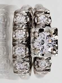 两枚奢华闪亮女士订婚戒指，镀银镶嵌闪亮合成锆石，适合婚礼、新娘、珠宝佩戴，是周年纪念日、情人节和生日的完美礼物。 - 銀色 - 查看 3