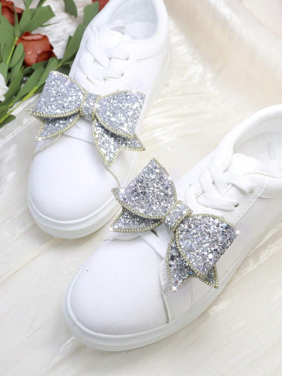 2 pezzi Fermagli per scarpe a fiocco staccabili e fai-da-te in nero, argento, oro, champagne, albicocca, rosso con paillettes e cristalli, accessori eleganti e di alta moda per tacchi alti neri, argento, rossi, scarpe, scarpe da sposa, tacchi da ufficio e business - Argento - Visualizzare 1