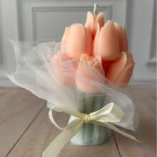 Ramo de Velas Aromáticas en Forma de Tulipanes 9.5 cm | Vela Decorativa Artesanal con Cera Vegetal y Soya Premium | Fragancia Intensa a Fresas Frescas para Ambientar Habitaciones | Regalo Romántico y Elegante para San Valentín, Aniversarios, Cumpleaños, Detalles Especiales | Decoración Tierna y Sofisticada Lista para Regalar, Ideal para Sorprender y Demostrar Amor con un Toque Floral y Delicado - 1PC - Ver 3
