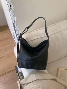 2026新款柔软皮革大容量水桶包，奢华小众风格女士单肩/腋下包 - 黑色 - 查看 8