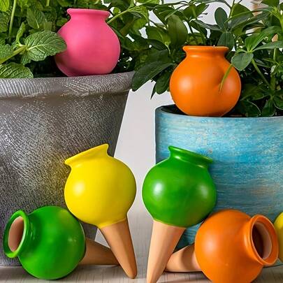 4 piezas de dispositivos de riego de cerámica de colores para plantas - Sistema de riego por goteo de colores mixtos para plantas de interior/exterior, suculentas y flores de balcón, que incluyen diseños en amarillo, verde, rosa y naranja, herramientas de cuidado de suculentas | Formas creativas | Cerámicas artísticas