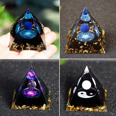 This Crystal Ball With Crushed Stone Pyramid Decor Is Transparent And Exquisite, With A Simple And Elegant Design That Can Create A Rich Atmosphere On The Desktop, Combining Aesthetics And Meaning.