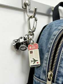 3件套锌合金吊坠钥匙扣，航空机票及旅行主题包包挂饰，时尚包包及钥匙扣配件 - 日常装饰吊坠，创意礼物，适合情侣、同事、朋友、学生、导师以及趣味派对礼品 - 彩色 - 查看 3