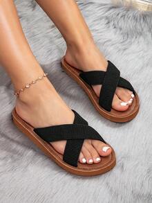 MIUCH 夏季新款休闲舒适透气软垫可爱黑色平底凉鞋，适合搭配连衣裙、裤装，户外、海滩、公寓等场合穿着。鞋面采用黑色和卡其色交叉绑带设计，可与黑色、橙色、白色、黄色、紫色、灰色、金色、银色、蓝色、绿色、粉色、棕色等多种颜色的服装完美搭配。舒适的套脚式休闲鞋，沙滩凉鞋。 - 黑色 - 查看 4