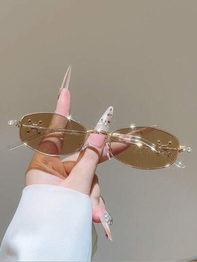 1 Pair Women's New Geometric Shaped Full-Frame Fashion Glasses, Elegant Metal Temples With Shiny Rhinestone Decor, Minimalist Design With Solid Color Lenses