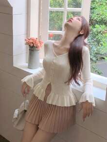 夏季米色罗纹针织开衫 - 优雅纯正的Yurty甜美休闲街头Y2K长袖V领纽扣荷叶边下摆和袖口修身女士针织开衫和女士上衣 | 适合年轻女士、女士、甜美女孩、Y2K女孩和性感女孩，完美适用于情人节/妇女节/母亲节/休闲聚会/海滩度假/派对聚会/返校季/婚礼季/音乐节/2026荷叶边罗纹针织春季 - 杏色 - 查看 3