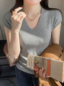 时尚V领无袖修身针织背心，女士夏季新品 - 灰色 - 查看 2