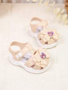 1双米色春夏新款婴儿凉鞋，蝴蝶结爱心时尚闭趾凉鞋，男女童软底舒适魔术贴沙滩拖鞋，适合室内外穿着 - 米色 - 查看 10