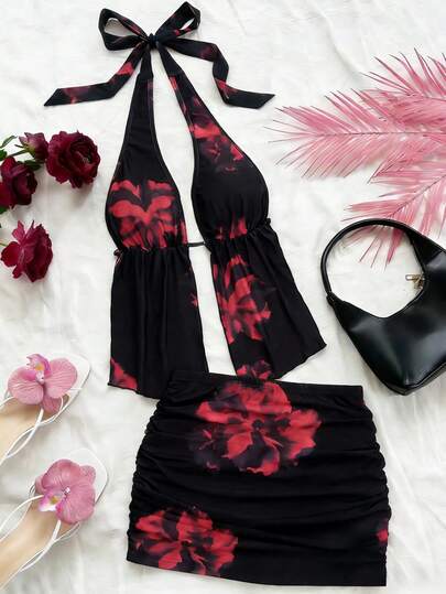 女士个性印花两件套 - 黑红配色，露背上衣，褶皱迷你裙，沙滩风