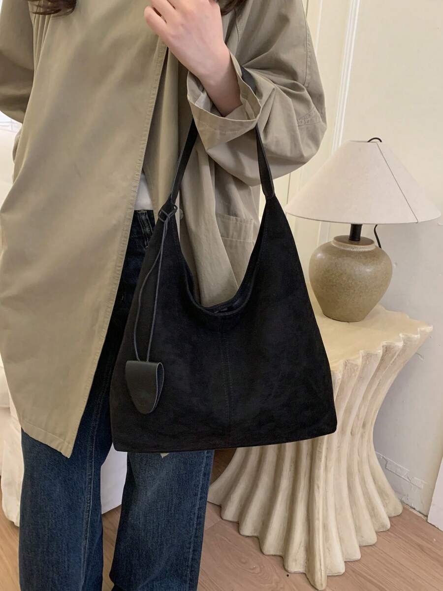 Elegant And Sophisticated Large-Capacity Shoulder Bag. 2026 New Model. Luxury Light-Weight Women's Retro-Style Bag.