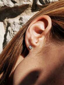 1对S925纯银耳骨钉，简约优雅，清新时尚，日常佩戴耳环，女士礼物 - 方形 - 查看 3