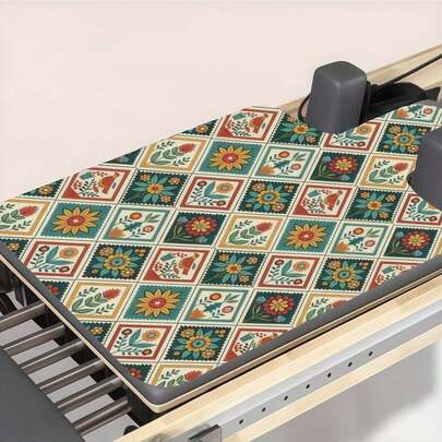 1片硅胶瑜伽垫，防滑、减震、吸湿排汗、易于清洁，实用健身垫，适用于家庭健身房、客厅等场所。