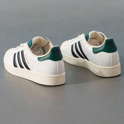 Adidas 女士低帮系带运动鞋，SUPERSTAR II 休闲鞋，轻便运动鞋，适合日常穿着