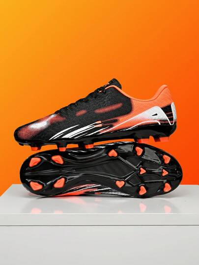 Giày bóng đá mới về, được khuyên dùng cho thanh thiếu niên, có đinh dài, chống trơn trượt, kiểu dáng cổ thấp, phù hợp cho mọi mùa, thích hợp cho việc tập luyện và thi đấu bóng đá trên sân cỏ hàng ngày.