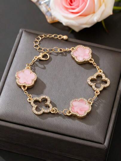 1pc Fashionable Luxury Elegant Crystal Hollow Clover & Flower Pendant Women Bracelet (Excluding Gift Box)