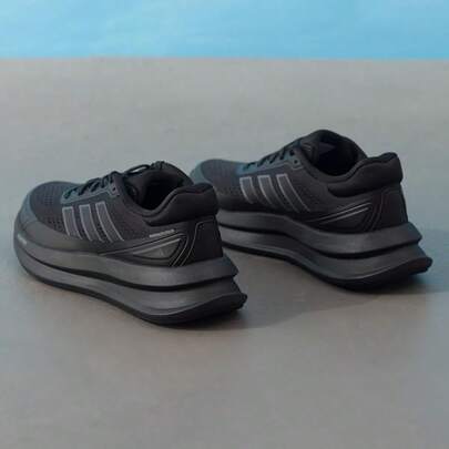 Adidas 男士 NOVAWAVE 跑步鞋，运动训练休闲运动鞋 JQ9340