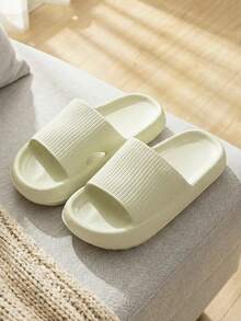 Dép lê đôi mới, kiểu dáng rộng rãi, đế dày mềm mại, thoải mái, nhẹ nhàng, thích hợp cho các hoạt động ngoài trời, đi biển, du lịch. Giày đa năng với thiết kế tối giản sọc dọc và một lỗ xỏ dây, phù hợp cho cả trong nhà và ngoài trời, thích hợp cho phòng tắm. Đế dày mềm mại, chất lượng cao, nhẹ và thoải mái (Kích thước nhỏ hơn so với bình thường, người dùng nên chọn lớn hơn một cỡ). - màu xanh lá - Xem 3