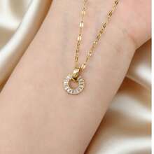 Non-Fading Gold Circular Pendant Necklace, Versatile Commuting Elegant Necklace - Multicolor - View 7