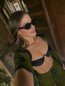 2026新款波西米亚风针织开衫套装，黑白撞色领短袖前开襟针织开衫搭配长裤，镂空设计，休闲舒适，适合日常通勤、海滩度假或夏季约会。 - 軍綠色 - 查看 4