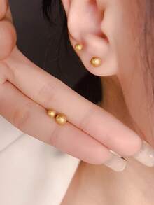 RAYQUEEN 1对不锈钢百搭时尚球形耳钉，适合日常佩戴 - 金黃色 - 查看 2