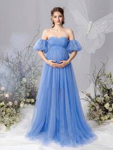 Vestido elegante para fiesta de maternidad con hombros descubiertos, mangas abultadas y superposición de malla - Celeste - Ver 7