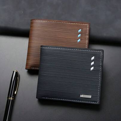 1个男士钱包，男士商务横款短款钱包，时尚大容量PU皮钱包，超薄多功能卡包，男士简约皮革对折短款钱包，多功能信用卡夹，男士拉链钱包，适合各种场合，节日礼物，情人节礼物，男士理想礼物，圣诞节礼物，生日礼物和新年礼物。