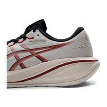 Asics 男士跑步鞋，缓震平衡型，GEL-CUMULUS 28 轻便运动训练休闲舒适鞋 1011C269-200 - 米白色/紅色 - 查看 8