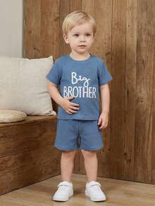 Conjuntos de pantalones cortos de verano para niños, camisetas de manga corta con cuello redondo y bordado de letras, y pantalones cortos de color liso. - Azul - Ver 6