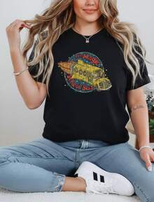 Magic School Bus Graphic T-Shirt, Retro Cartoon Unisex Tee - 黑色 - 查看 1