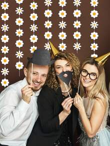 两套波西米亚风雏菊派对装饰，包括波西米亚雏菊纸花环、白色花朵彩旗、嬉皮风挂饰，适用于婚礼、生日派对、新娘送礼会、复古嬉皮派对、母亲节装饰、家居装饰、毕业派对，清新白色 - 白色 - 查看 3