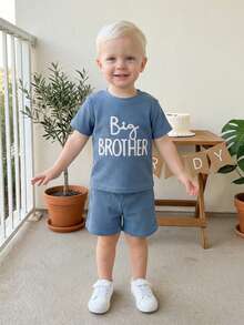 Conjuntos de pantalones cortos de verano para niños, camisetas de manga corta con cuello redondo y bordado de letras, y pantalones cortos de color liso. - Azul - Ver 4