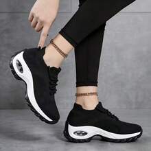 Women'S Breathable Knit Sneakers - Lightweight, Comfortable Low-Top Running Shoes With Soft Sole For All Seasons - 黑與白 - 查看 1