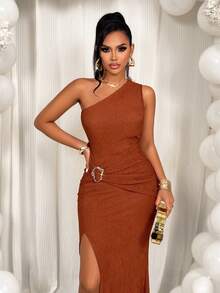 AIJ Amarilo Brown 单肩长连衣裙，饰有金属光泽，开衩设计，质感面料——女士优雅通勤春夏新款，适合日常通勤、派对和晚宴等场合。 - 棕色 - 查看 4