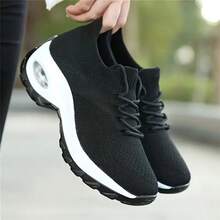 Women'S Breathable Knit Sneakers - Lightweight, Comfortable Low-Top Running Shoes With Soft Sole For All Seasons - 黑與白 - 查看 3