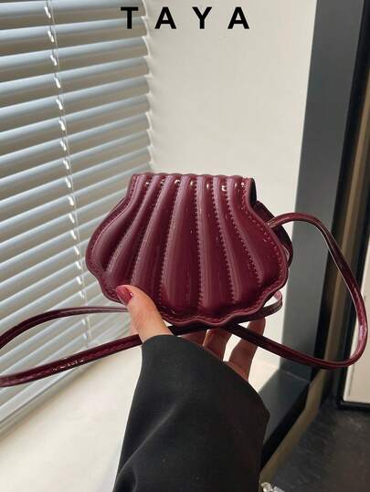1 pieza Bolso bandolera con solapa con forma de concha de cuero patentado brillante de moda, adecuado para uso diario de mujeres y regalos para citas. Este elegante bolso de concha es perfecto para fiestas, bodas, galas y eventos formales, se puede combinar con vestidos de novia, ropa formal, vestidos de gala, atuendos de cumpleaños y ropa de fiesta para mujeres, una opción ideal para regalos del Día de San Valentín.