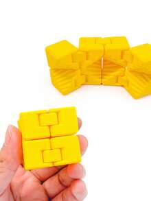 这款3D打印多边形无限立方体减压玩具，可三维折叠变形，有效缓解手指压力。它是一款理想的小型玩具，适合用来打发无聊时光，增添乐趣，是一种3D减压方式。也适合作为情人节礼物或派对礼物。 - 3D多邊形魔術方塊 - 查看 7