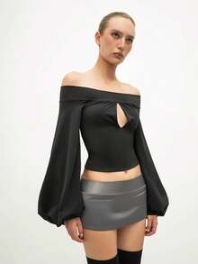 Top corto francés escote bardot, manga farol, diseño calado, ajustado y elegante - Negro - Ver 6