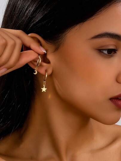 一对简约优雅的星月耳钉，适合斋月和日常佩戴