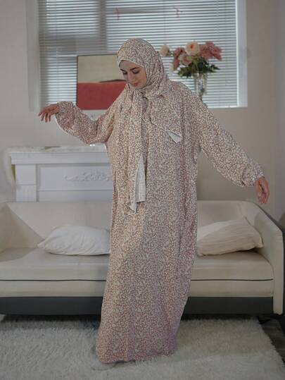 ثوب صلاة فضفاض مطبوع بتصميم أنيق وقابل للتنفس مع وشاح ملحق، مناسب للعطلات