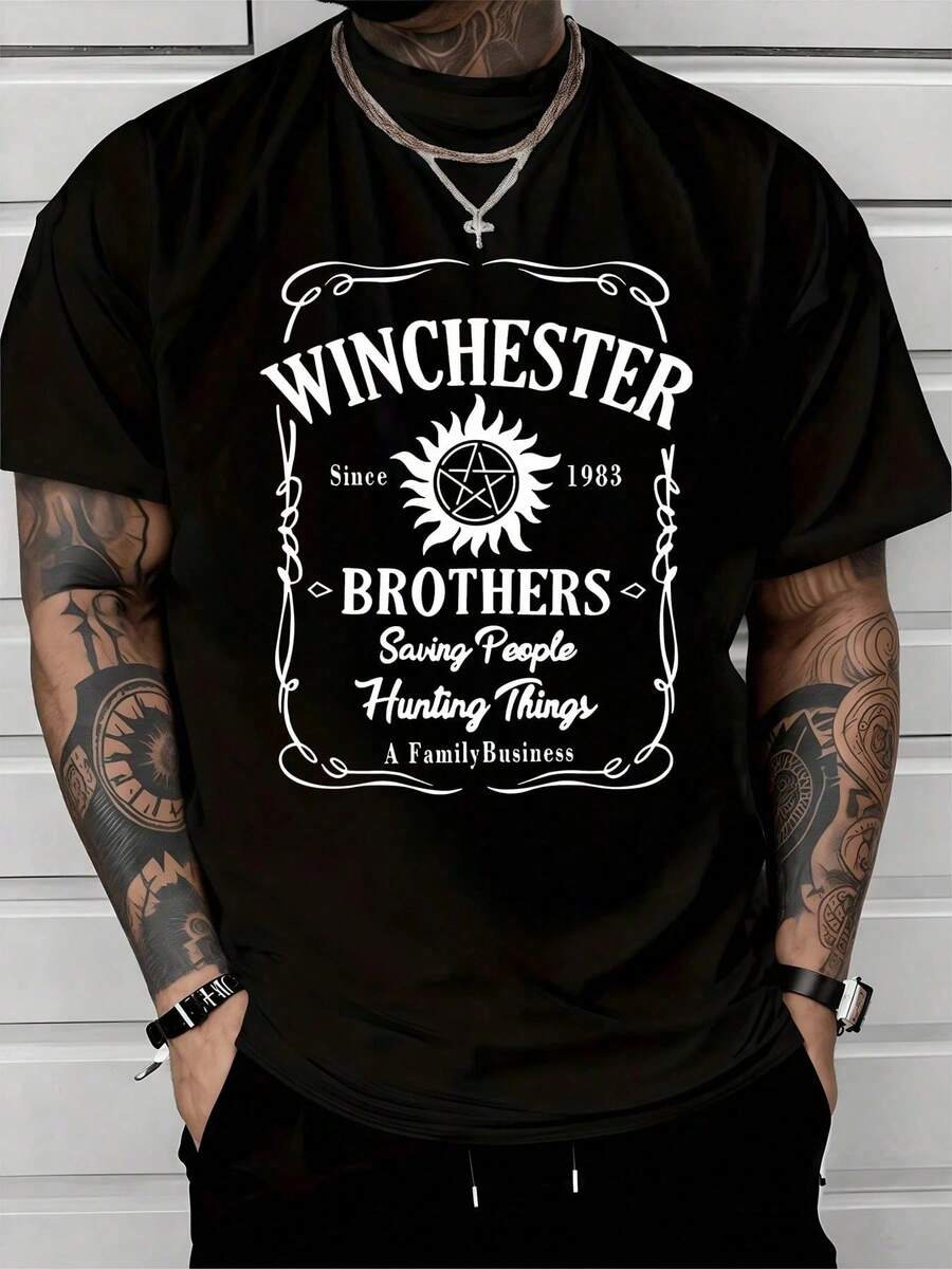 Símbolo solar con pentagrama que representa la unión de los hermanos Winchester luchando contra fuerzas oscuras para proteger a las personas y preservar un legado familiar camiseta de hombre 100_ algodón 220g - Negro - Ver 1