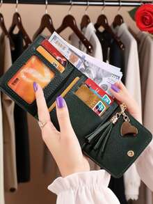 Cartera personalizada con nombre – Cuenta con múltiples ranuras para tarjetas, ventana para foto, compartimento para billetes y una borla de cadena dorada con dije de corazón. - Multicolor - Ver 6