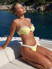 Conjunto de bikini de dos piezas con encaje y volantes para mujer, sujetador y braguita elástica para playa de verano. - Amarillo - Ver 4