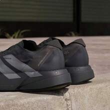 Adidas 阿迪达斯男士新款缓震透气低帮跑步鞋 - 黑色/銀色 - 查看 12