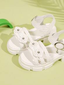 1双女童简约时尚度假风铆钉编织坡跟凉鞋，儿童生日礼物 - 白色 - 查看 7