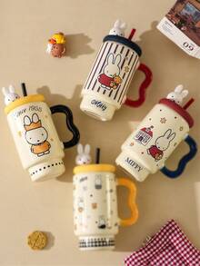Taza de café de cerámica con tapa y pajita de Miffy de gran capacidad con licencia oficial - Adorable taza decorativa con forma de conejo de anime japonés 3D - Recipiente perfecto para bebidas calientes/frías en el hogar/oficina - Regalo ideal de cumpleaños/festividad para adolescentes, adultos y fans del anime - Multicolor - Ver 3