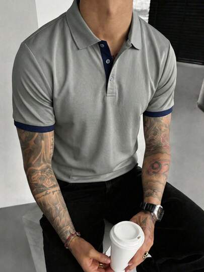 男士灰色 Polo 衫，Polo 领短袖，撞色滚边，质地细腻，透气吸汗，抗皱，弹力十足，抗起球，经久耐穿，商务休闲，轻运动风，短袖 Polo 衫，适合工作场所、户外活动、商务会议等场合，尽显绅士风范。