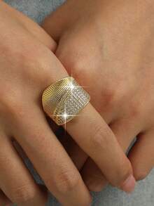 1pc Gorgeous Big Geometry Shiny Cubic Zirconia Wedding Rings,Elegant Romantic Unique Design Adjustable Ring,Suitable For Daily Wear,Engagement Banquets Clothing Jewelry Accessory And Gift - Yellow Gold - View 3