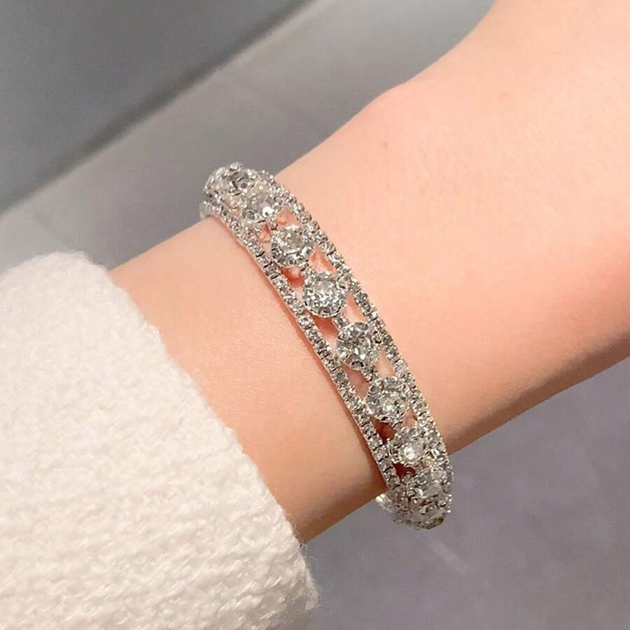 Fashionable Versatile Luxury Women's Alloy Bracelet