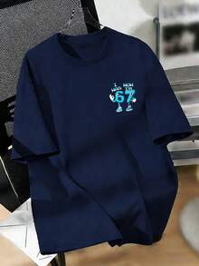 男孩卡通印花T恤，印有“我6岁了，现在7岁了”字样，适合各种场合，如活动、日常穿着、派对、生日礼物等，是生日庆祝的理想之选，也是时尚的夏季上衣。 - 藏蓝色 - 查看 6