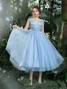 Faeriesty 女士深V领蕾丝花卉正式晚礼服，可调节系带后背，优雅派对礼服，适合正式晚宴、盛大晚会、人像摄影、庆典、周年纪念日及其他特殊场合，如婚礼和春季。 - 淺藍色 - 查看 8